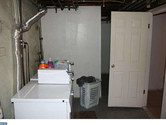 3rd image of 1310 E Duval St
