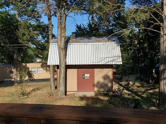 5th image of 256 Friar Tuck Dr