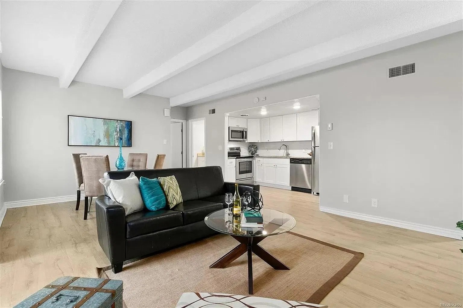 1 bed, 800 sqft, $1,600 — Photo 3