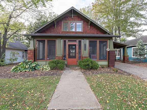 5th image of 215 N Locust Ave