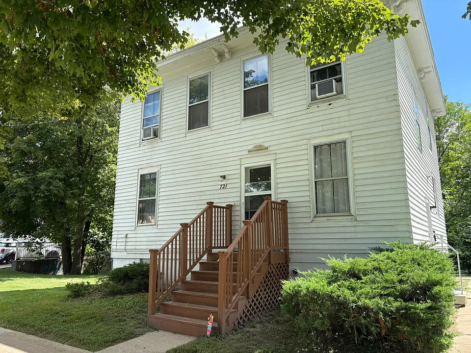 721 Iowa Ave #3
