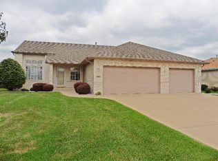 556 Sunflower Ln, Dyer, IN 46311