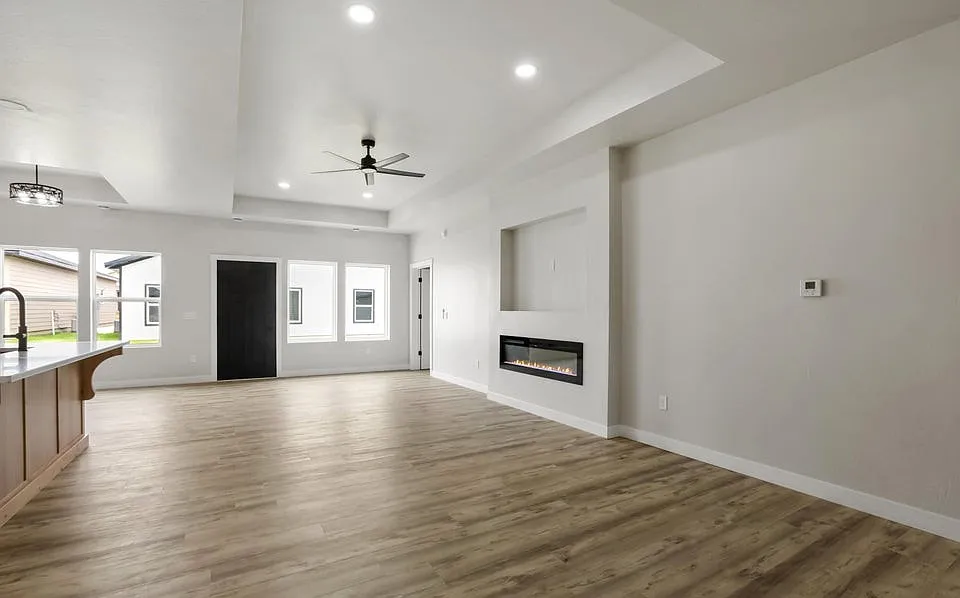 3 bed, 1500 sqft, $2,500 — Photo 2