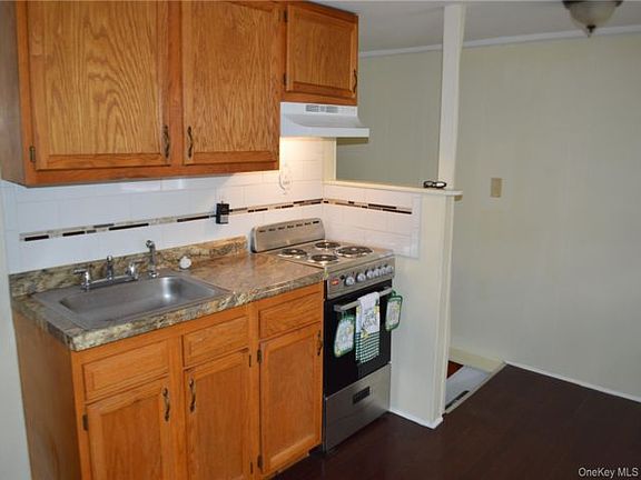 3rd image of 30 Lake Dr Floor 2