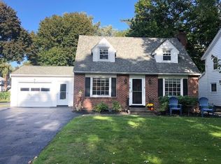 278 Sagamore Dr, Rochester, NY 14617