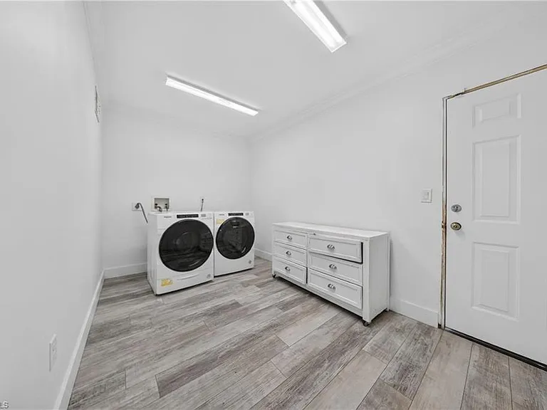 5191 Coral Wood Dr — Photo 32