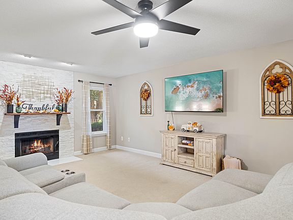 3rd image of 1019 Boulevard De La Parisienne