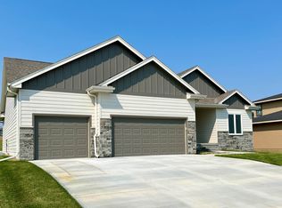 11516 S 190th St, Gretna, NE 68028