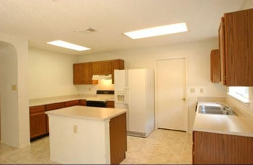 3rd image of 14219 FAIRWAY HILL DR