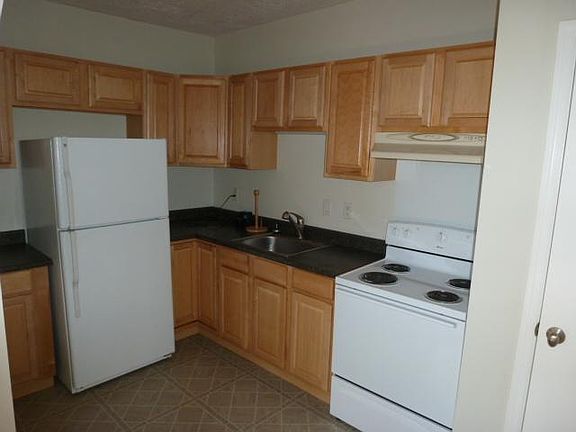 3rd image of 2531 Benninghofen Ave