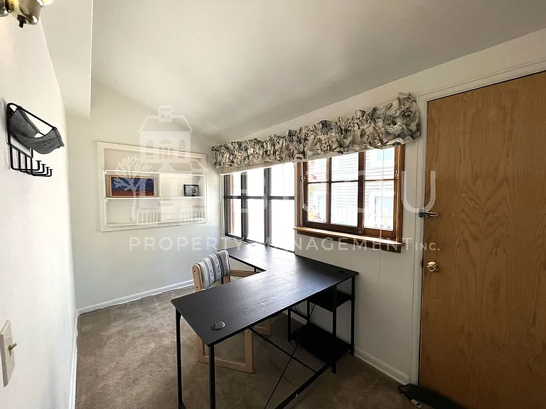 68 Waltham Ave — Photo 8