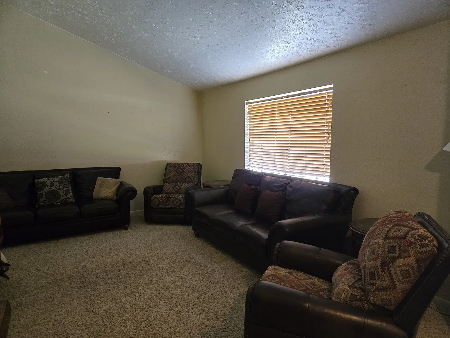 3 bed, 1629 sqft, $1,600 — Photo 2