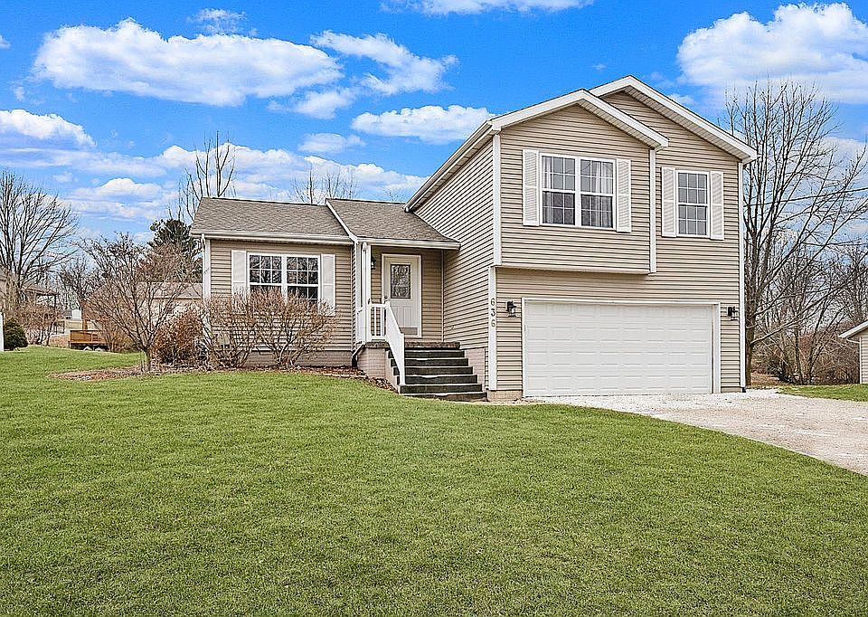 1st image of 636 Heritage Dr