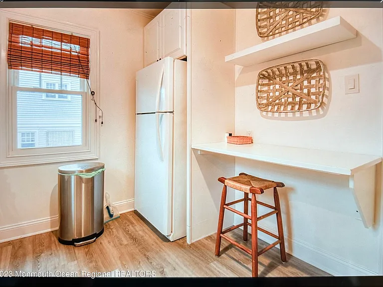 505 Washington Ln — Photo 9
