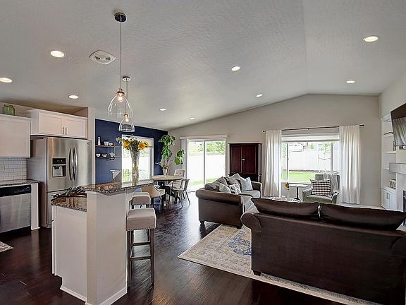 2nd image of 1019 W Osprey Heights Dr