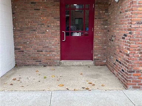 2nd image of 678 Fulton St APT V7