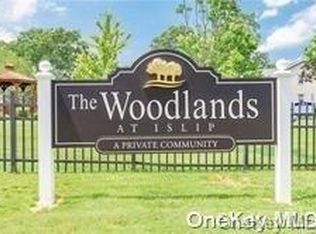 83 Finch Ln APT 1B, Islip, NY 11751
