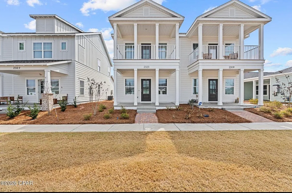 3 bed, 3.5 bath, 1646 sqft, $2,700 — Photo 2
