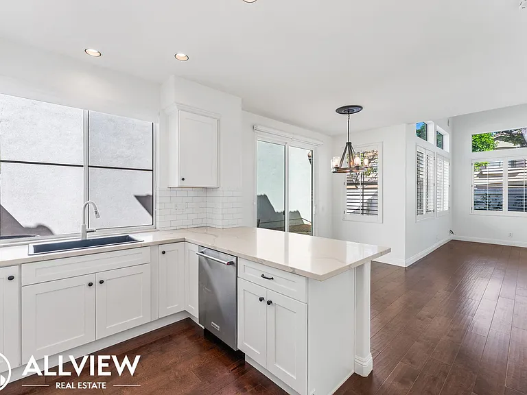 2854 Vicenzo Dr — Photo 12