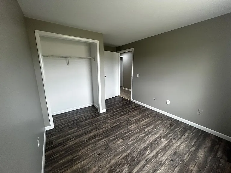 211 Tompkins St — Photo 14