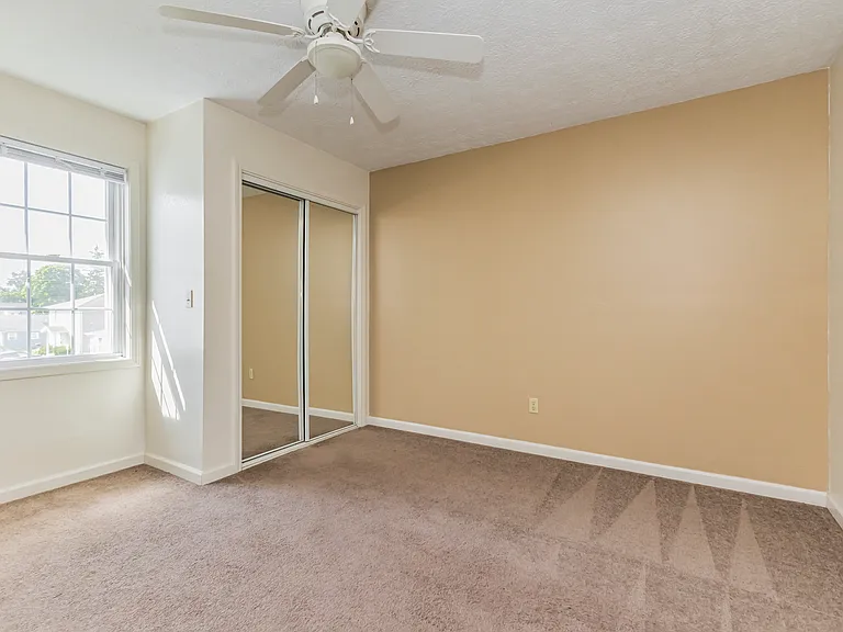 1620 W Jackson St — Photo 12