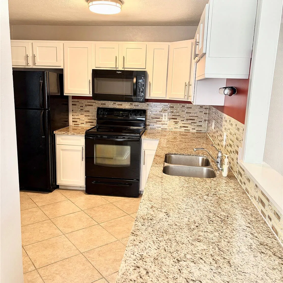 1 bed, 1.0 bath, 798 sqft, $1,425 — Photo 3