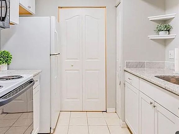 3rd image of 700 Siena Palm Dr APT 202