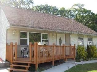 162 Hilltop Dr, Brentwood, NY 11717