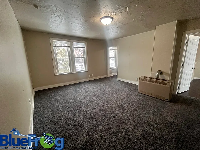 2 bed, 1.0 bath, $899 — Photo 2