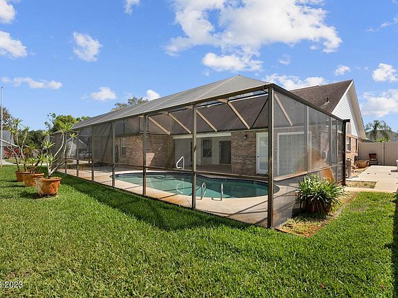 2nd image of 1055 Hollow Brook Ln
