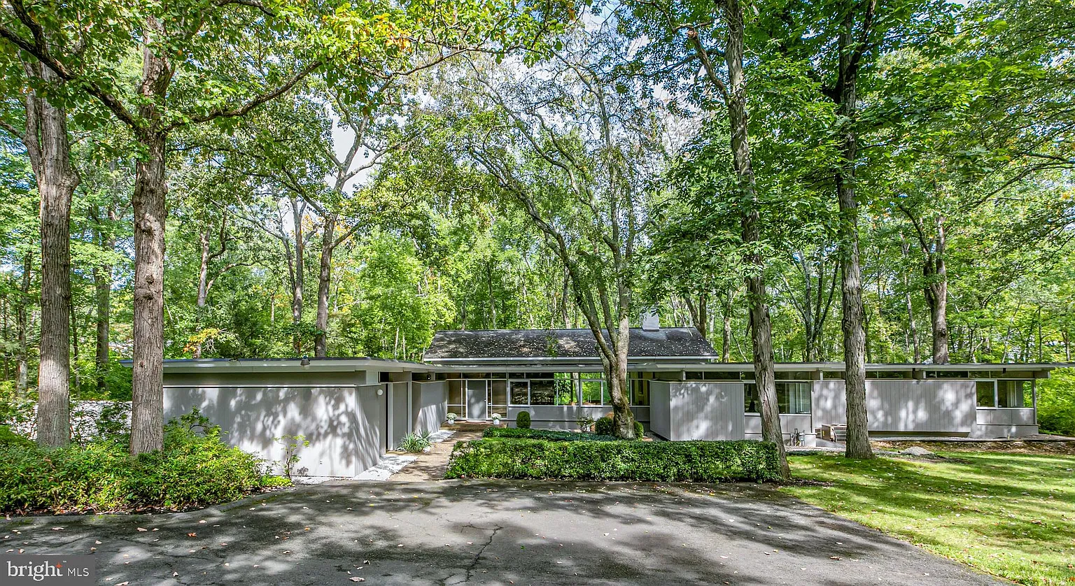 24 Brookstone Dr photo 1