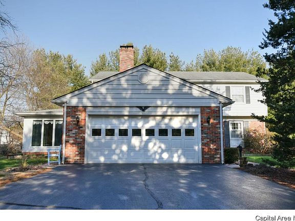 2nd image of 909 W Walnut St