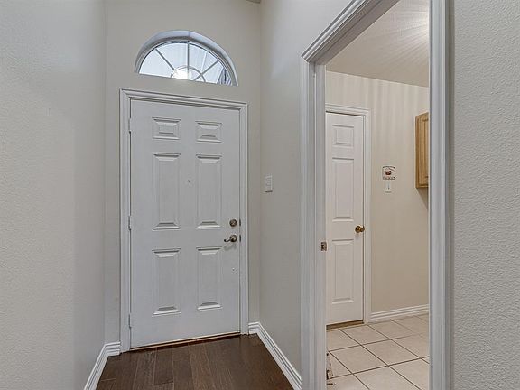 4th image of 4514 Westcliffe Dr