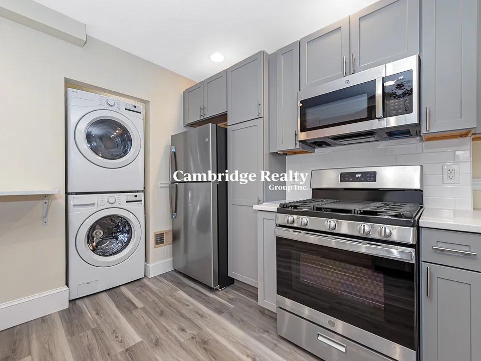 44 Brackett St #3T
