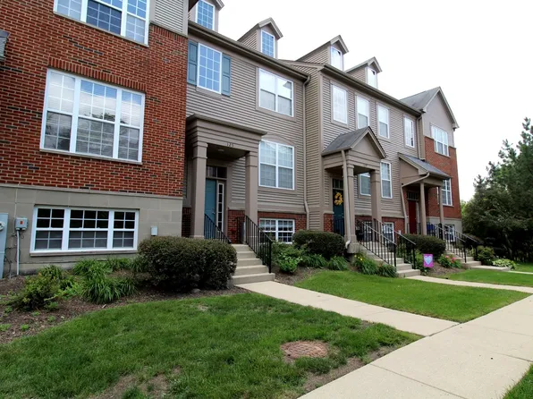 125 Station Park Cir #125, Grayslake, IL 60030