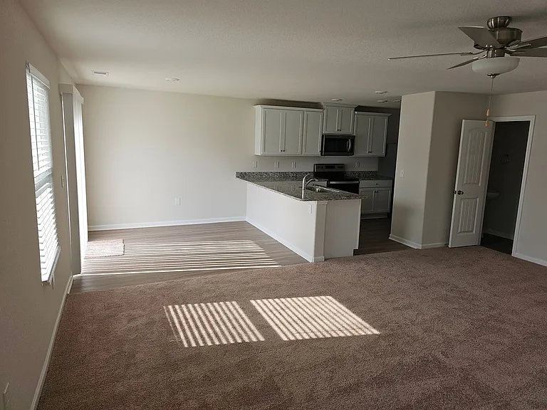524 Hawley St — Photo 20