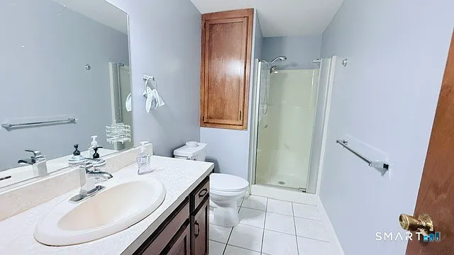 16 Arthur Dr #5 — Photo 4