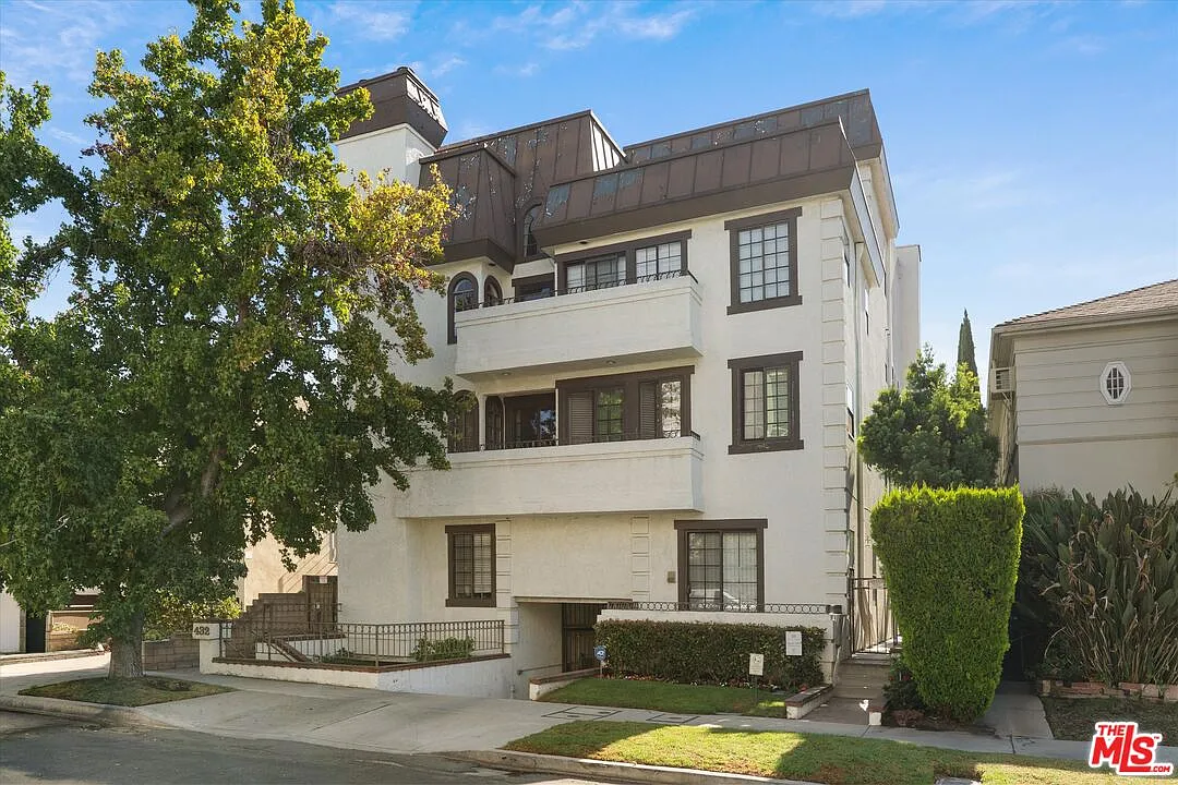 2 bed, 2.0 bath, 1626 sqft, $5,000 — Photo 2