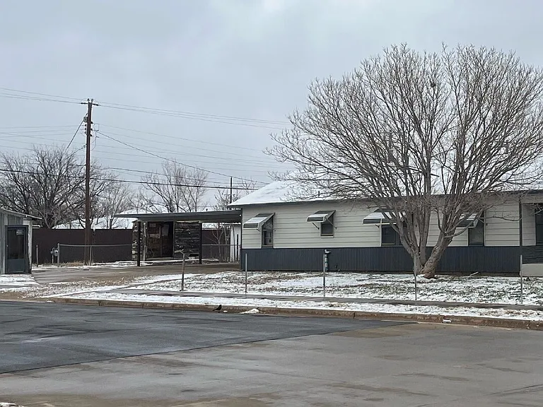 3114 Baylor St — Photo 1