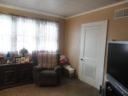 3rd image of 3023 N Avalon Pl