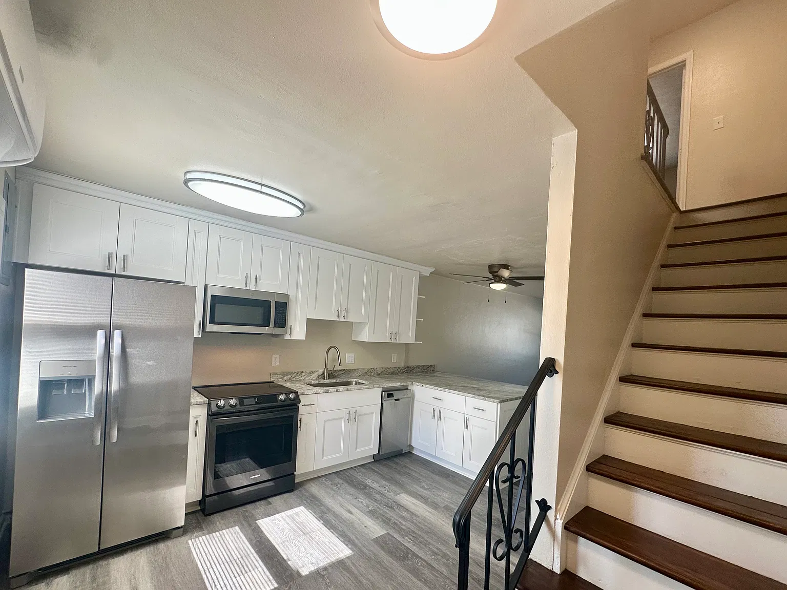 2 bed, 868 sqft, $2,395 — Photo 1