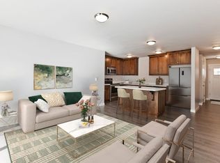 875 N Pershing St #5, Mount Angel, OR 97362