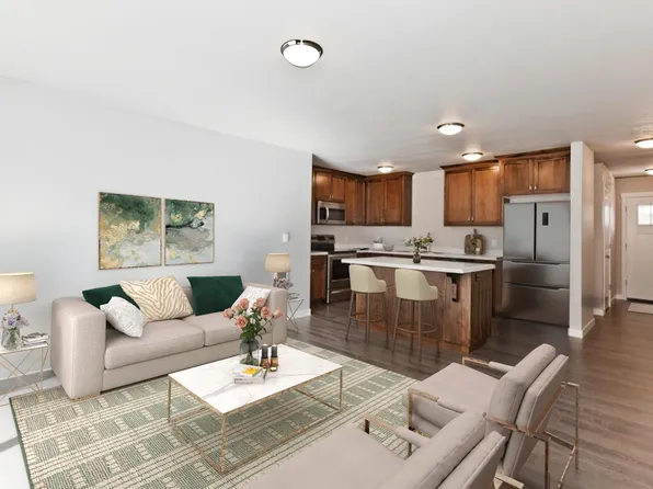 875 N Pershing St #5, Mount Angel, OR 97362