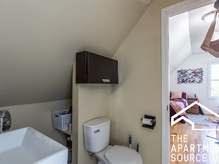 1245 W Barry Ave #T — Photo 11