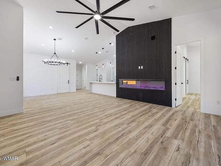 2765 W Villa Loop — Photo 10