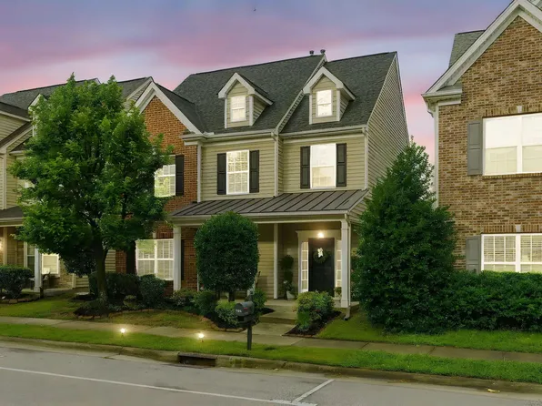 732 Keystone Park Dr, Morrisville, NC 27560
