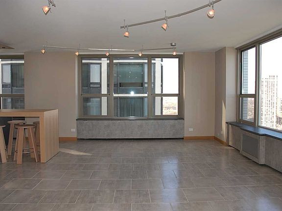 4th image of 1550 N Lake Shore Dr APT 30G