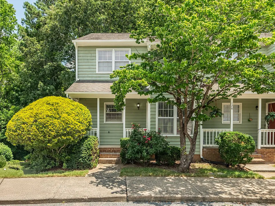 128 Shady Spring Pl
