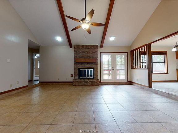 4th image of 2704 Wilderness Dr