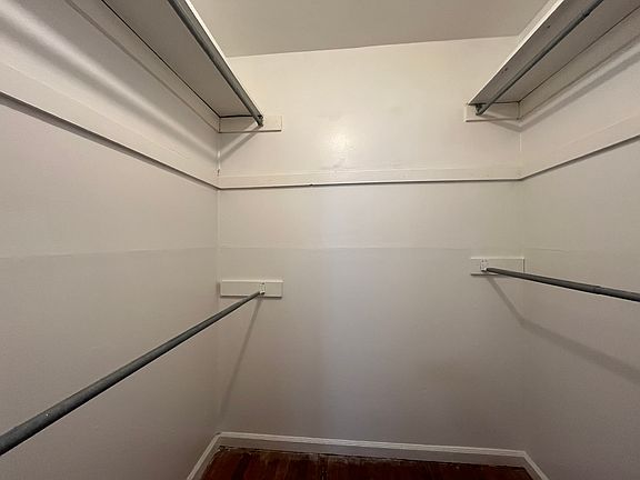 2nd image of 1070 E 59th St #1